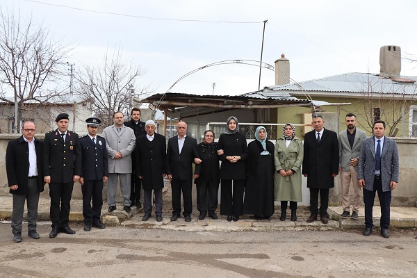 Kaymakamımız Sayın Neslihan KISA DUMAN, 18 Mart Çanakkale Zaferi ve Şehitleri Anma Günü münasebetiyle, Şehit Ailelerini Ziyaret Etti.