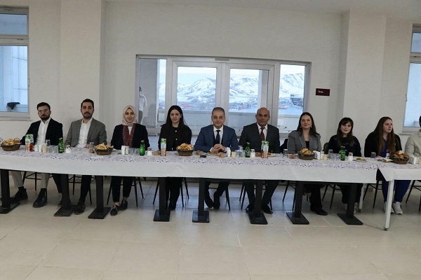 Kaymakamımız Sayın Neslihan KISA DUMAN Sağlık Çalışanlarımızla İftar Programında Bir Araya Geldi.